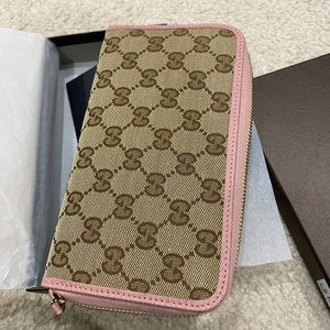 Gucci Pink Zip Wallet